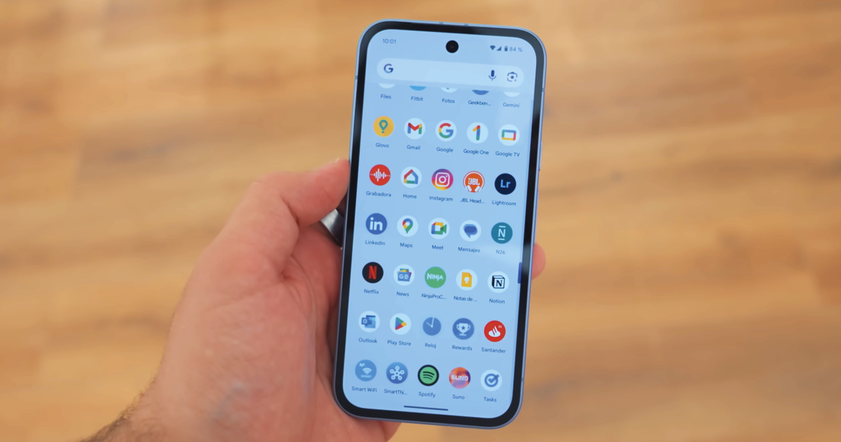 Google se lleva la victoria en la gama media-alta: hemos probado este Pixel y es ideal por 550 euros