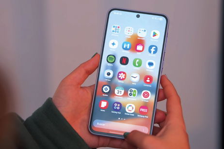 Baja de precio este móvil de gama media Samsung con pantalla top, buenas cámaras y 6 años de soporte