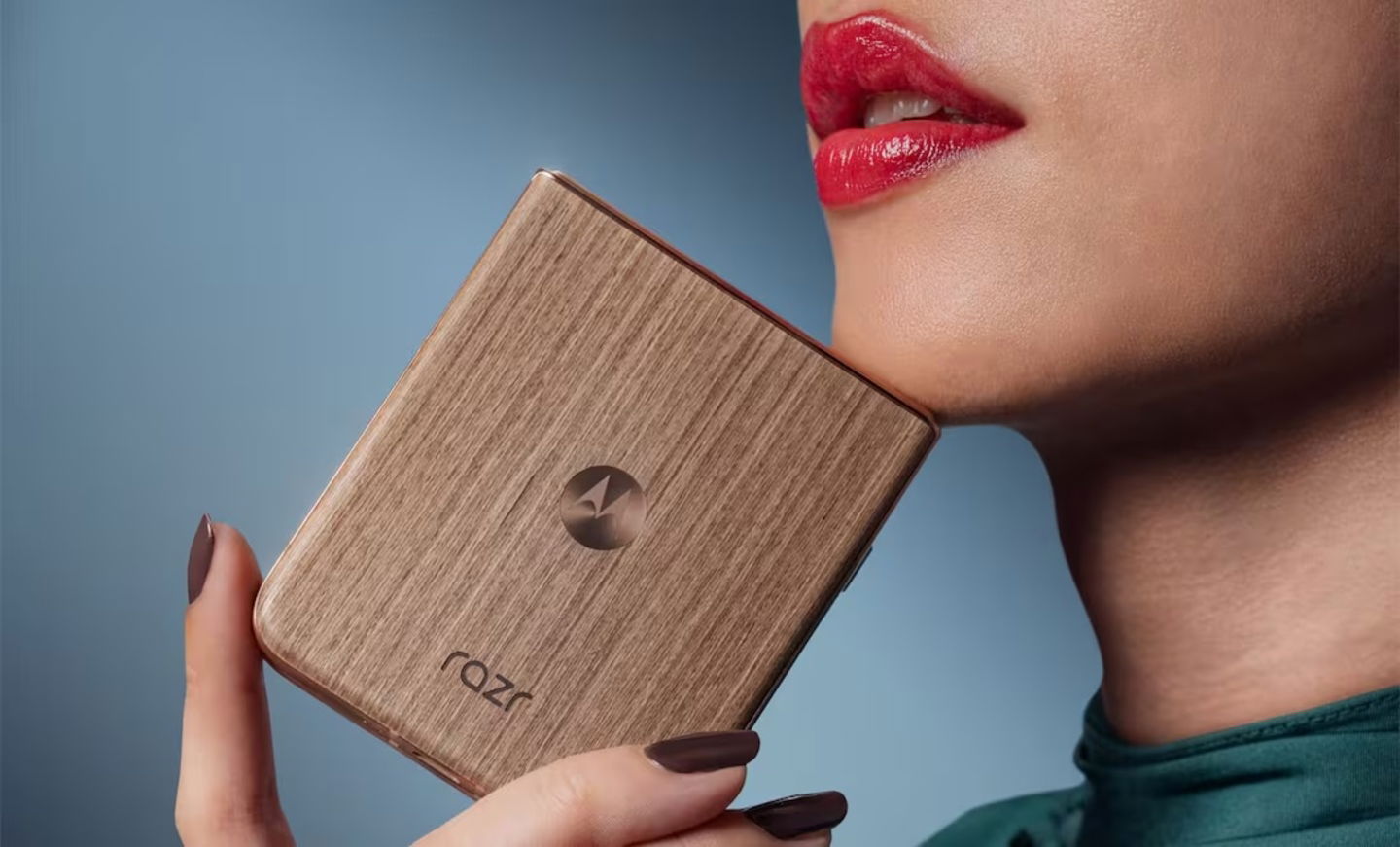 Ya puedes elegir vidrio, metal, piel, madera... Los materiales vuelven a marcar la diferencia en la industria de los móviles