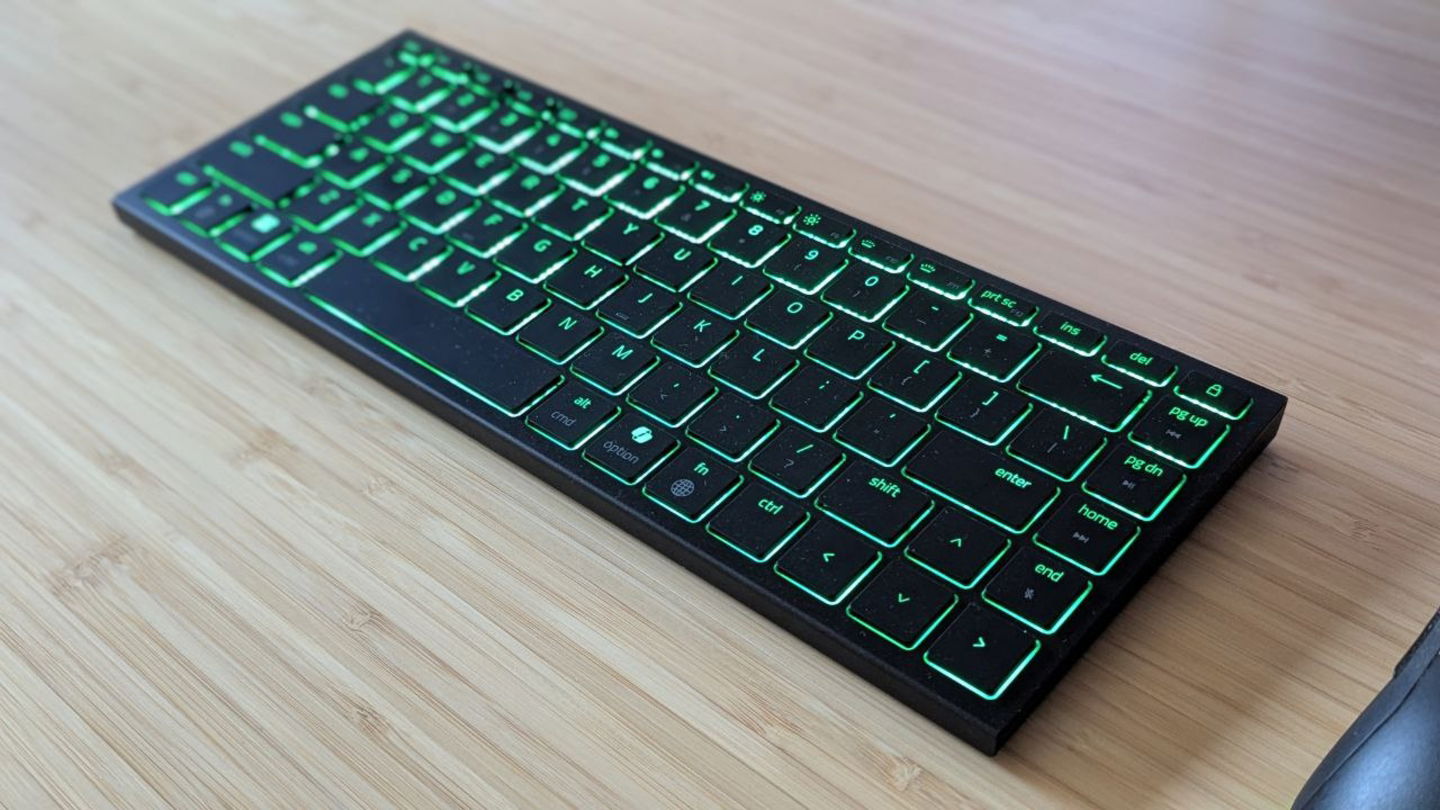 Razer Joro diagonal