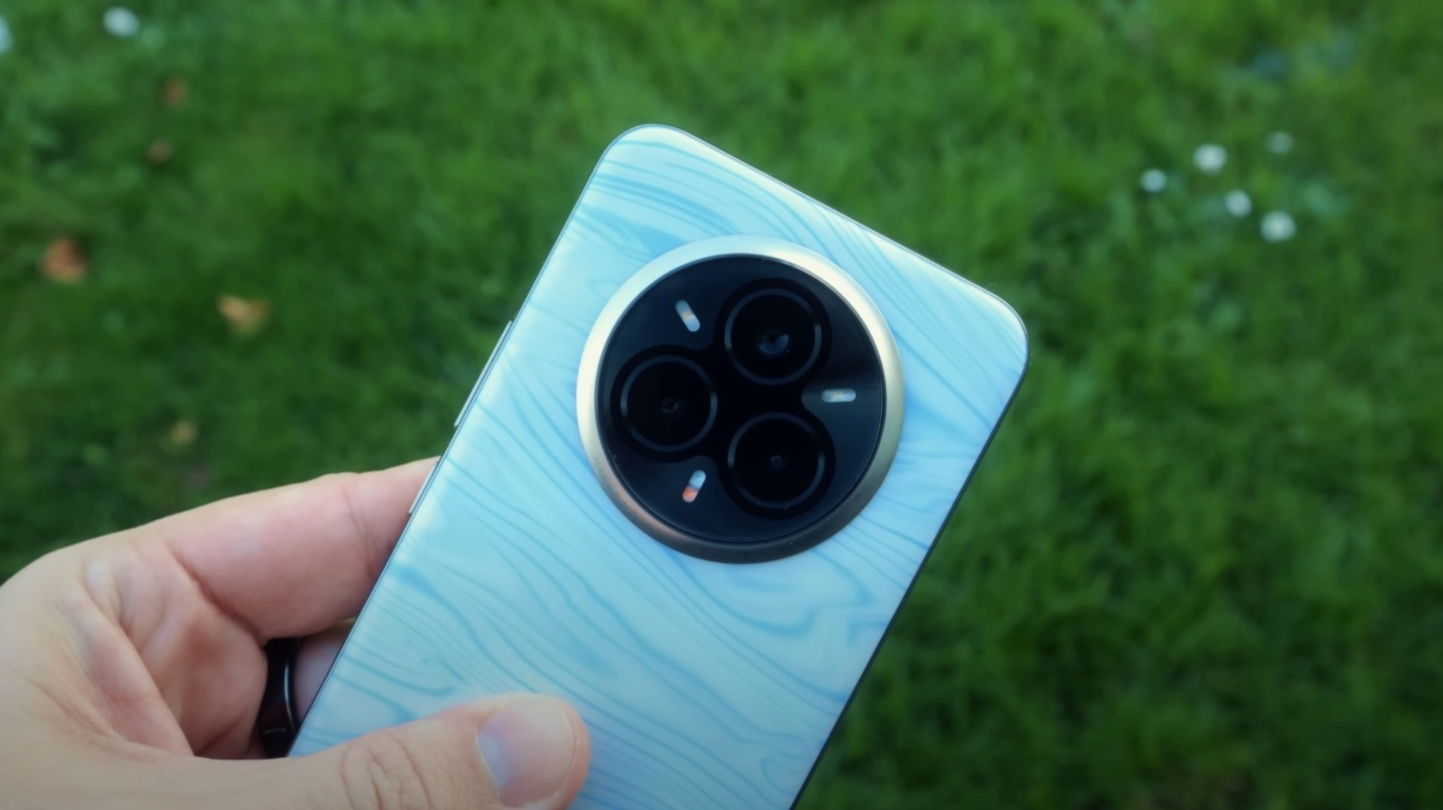 Pantalla curva, batería eterna y diseño rompedor: así es el realme 14 Pro+, tirado de precio en AliExpress