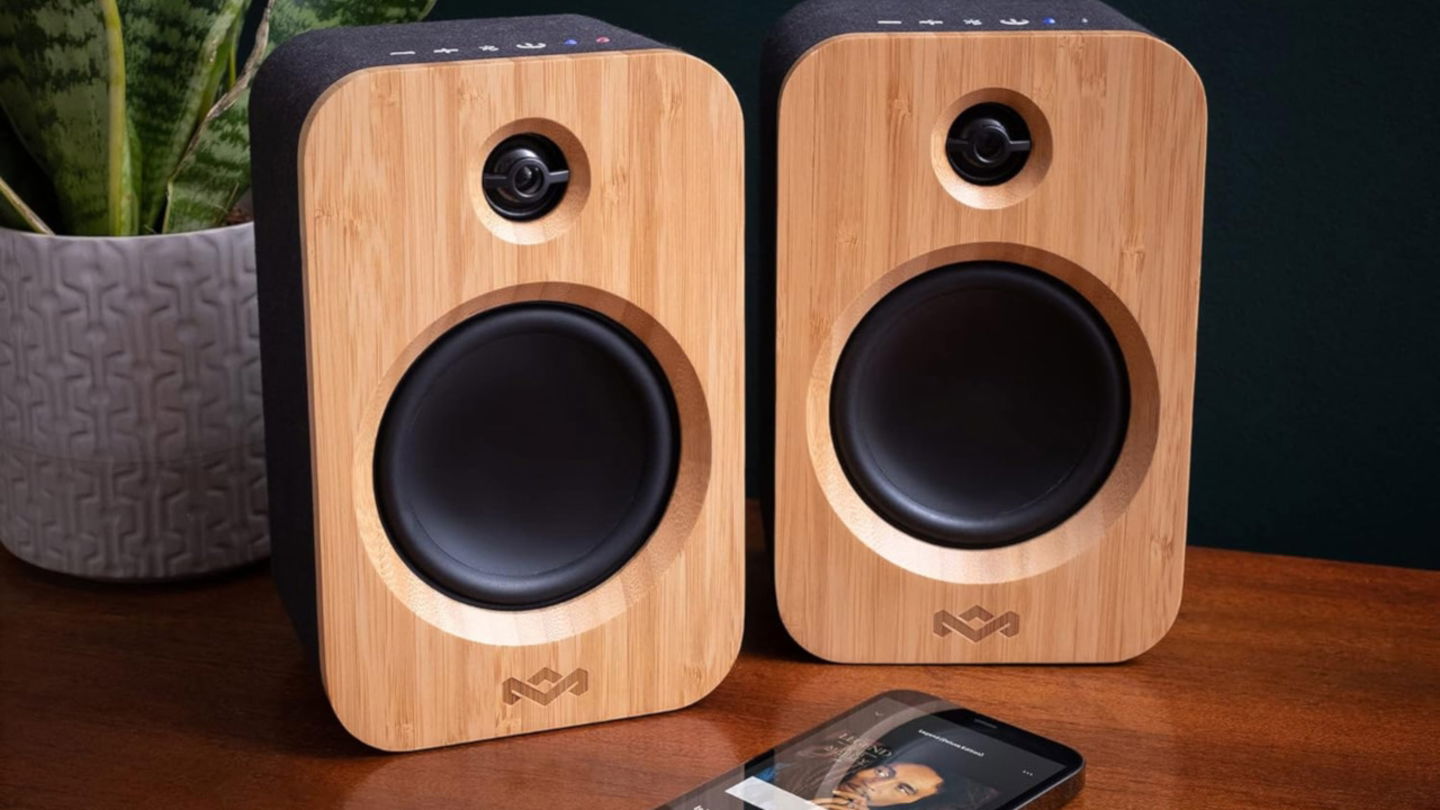 El vinilo nunca sonó tan bien (ni tan bonito): tocadiscos con altavoces Bluetooth y alma sostenible a mínimo histórico