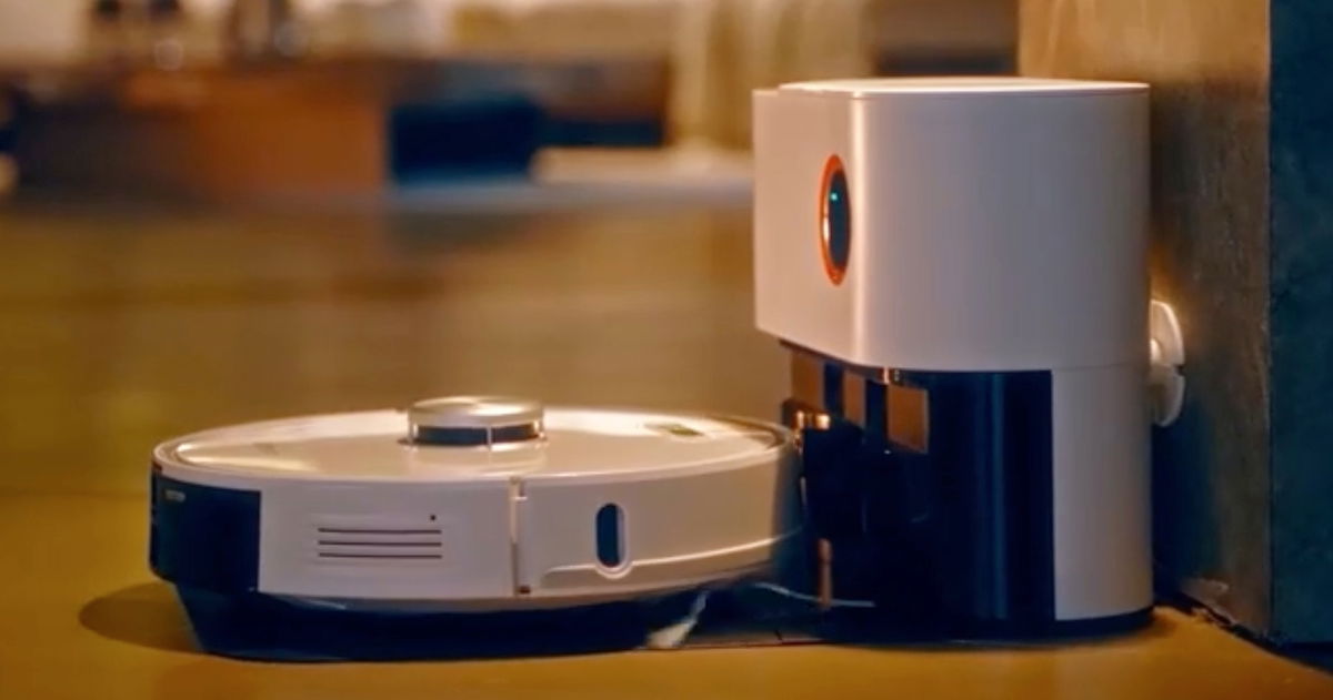 Menos de 300 euros por este robot aspirador con base de vaciado y sistema de fregado avanzado