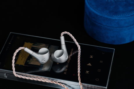 Astell & Kern Luna: auriculares in-ear con driver planar magnético y un precio tan astronómico como su nombre