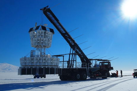 El misterio de las señales de radio que bombardean la Antártida desde las profundidades puede cambiarlo todo