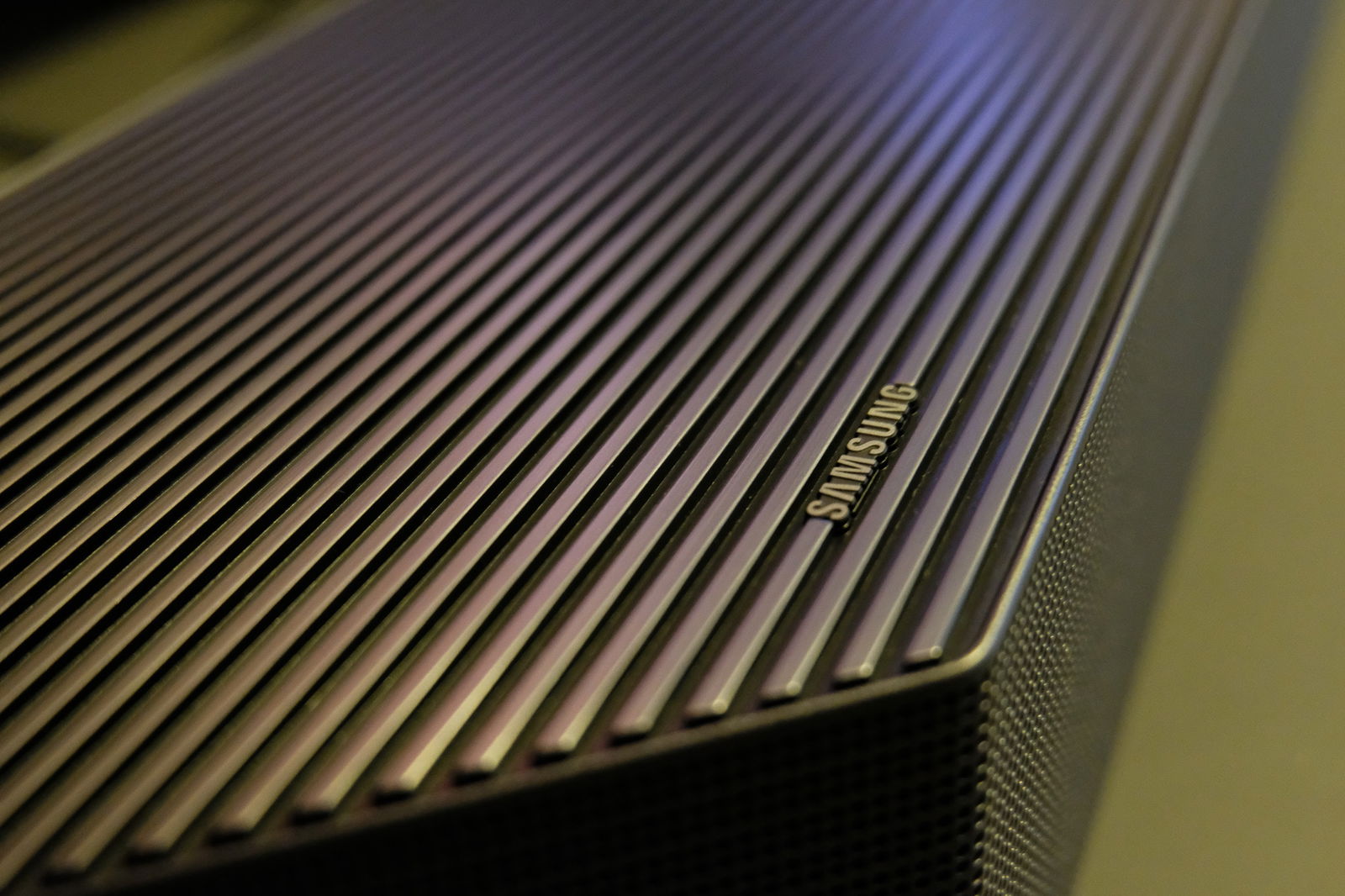La estética de la barra de sonido de Samsung es arrebatadora