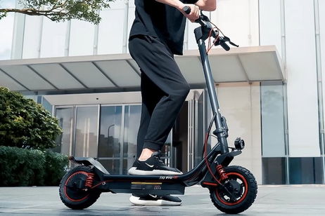 Este patinete eléctrico de menos de 300 euros es el chollo del día: viene con un motor de 800 W y puede alcanzar los 45 kilómetros por hora Este patinete eléctrico de menos de 300 euros es el chollo del día: viene con un motor de 800 W y puede alcanzar los 45 kilómetros por hora