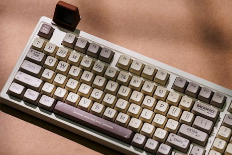 Es de EPOMAKER y su precio se ha desplomado: todo el mundo está comprando este exclusivo teclado mecánico