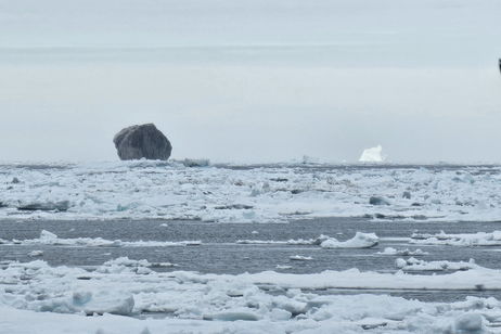 El misterio del iceberg negro que está volviendo loco a internet tiene una explicación