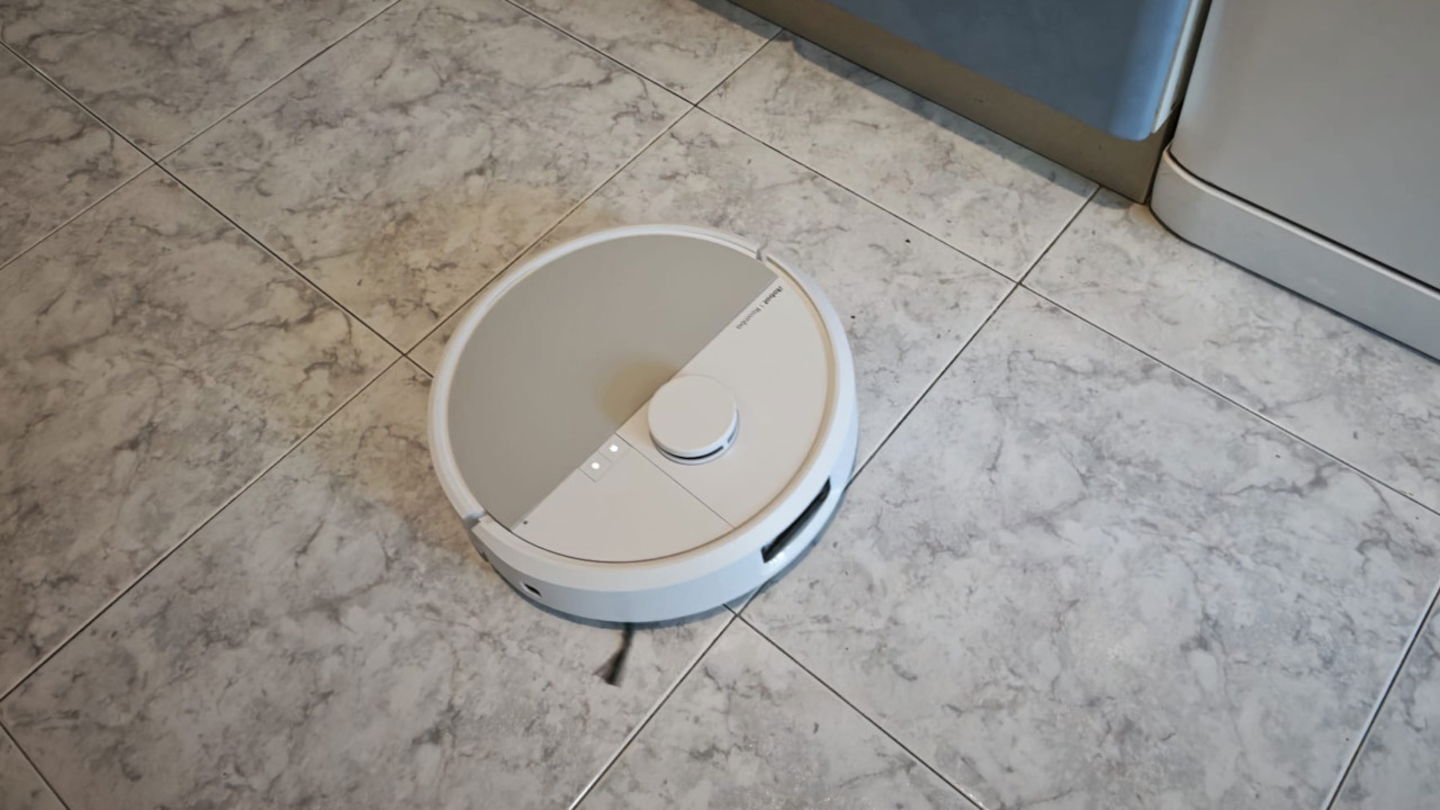 iRobot Roomba Plus 505 Combo con Base AutoWash baldosa