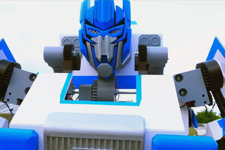 Los Transformers son una realidad: crean un coche capaz de convertirse en robot Los Transformers son una realidad: crean un coche capaz de convertirse en robot