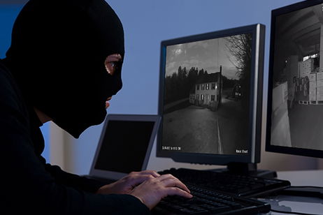 La cámara de vigilancia que usas en casa podría estar usándose para vigilarte: más de 40.000 modelos emiten contenido de forma insegura La cámara de vigilancia que usas en casa podría estar usándose para vigilarte: más de 40.000 modelos emiten contenido de forma insegura
