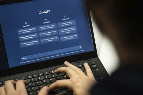Microsoft no es capaz de convencer a las empresas para que usen Copilot. La culpa es de ChatGPT