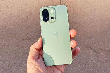 OnePlus 13s, primeras impresiones: probamos el nuevo flagship compacto de la marca que no llegará a España OnePlus 13s, primeras impresiones: probamos el nuevo flagship compacto de la marca que no llegará a España