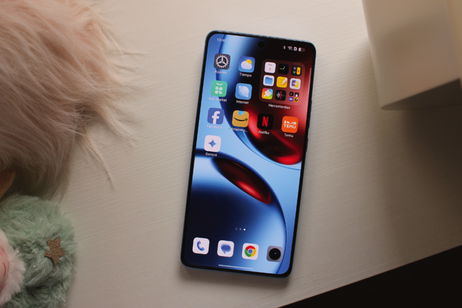 Hunde su precio este móvil bestial: 6000 nits, 7000 mAh de batería y carga de 120W por 150 euros menos
