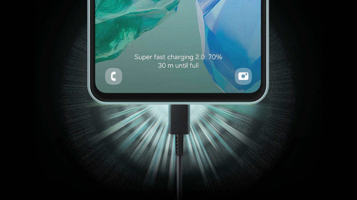 El Samsung Galaxy M55 cuesta menos de 200 euros y es un chollo absoluto para quien quiera un móvil bueno, bonito y barato