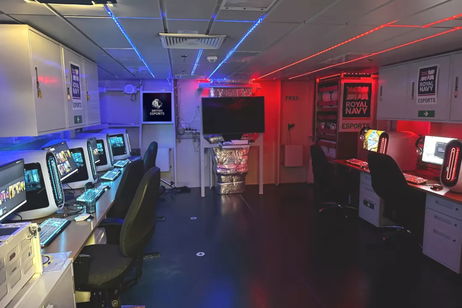 Un portaaviones británico instala 12 PCs gaming para que su tripulación se relaje en los despliegues Un portaaviones británico instala 12 PCs gaming para que su tripulación se relaje en los despliegues