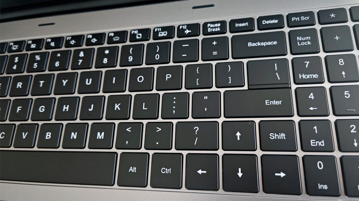 ACEMAGIC RX16 teclado internacional