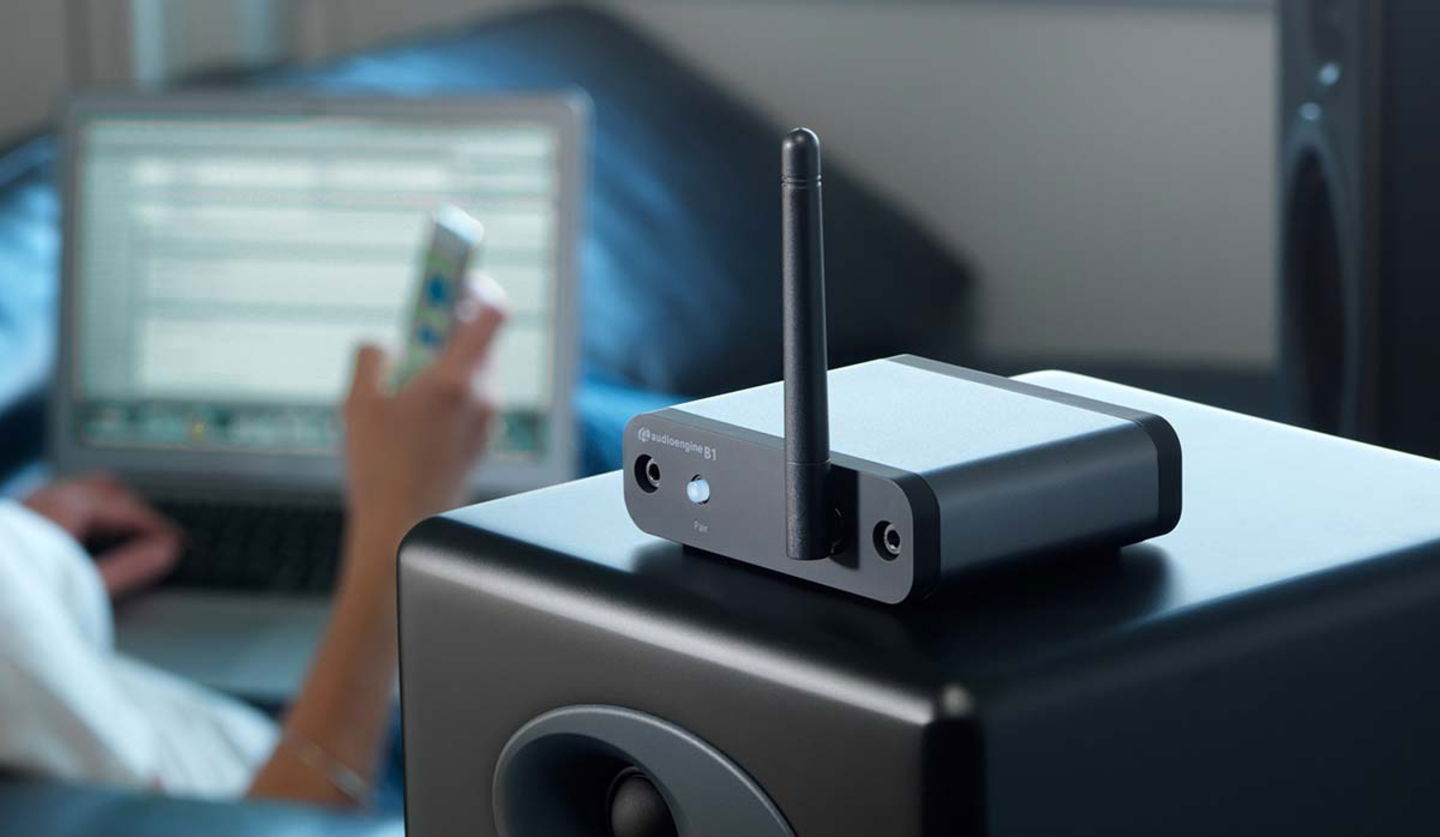Sí, puedes tener tu tocadiscos conectado por Bluetooth y no, nadie va a juzgarte (bueno, yo un poco sí)