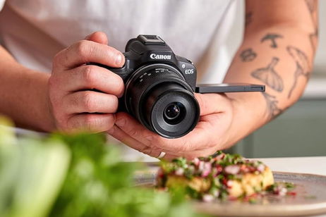 La Canon EOS R50, ideal para creadores de contenido, a precio de chollo con lente incluida