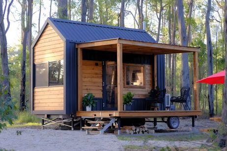 Esta casa parece diminuta, pero tiene espacio para cuatro personas en su interior Esta casa parece diminuta, pero tiene espacio para cuatro personas en su interior