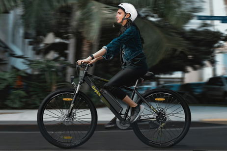 La bicicleta eléctrica más vendida de Amazon hunde su precio: con 100 km de autonomía y 21 velocidades