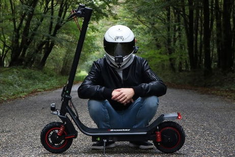 ¿Sueles moverte en patinete? Esta es la nueva señal de la DGT que deberás tener en cuenta a partir de ahora