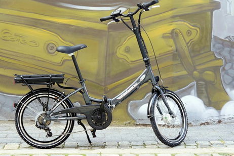 No necesitas una moto: esta bici eléctrica urbana se pliega, te asiste y está rebajada por Prime Day