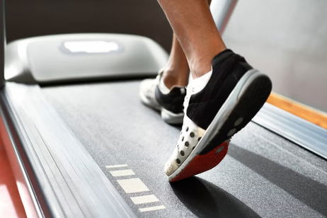Por solo 94 euros esta cinta de caminar es ideal para combinar con un escritorio elevable