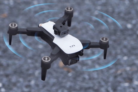 Si siempre has querido probar un dron con cámara ahora es el momento: este valoradísimo modelo se puede comprar por menos de 40 euros Si siempre has querido probar un dron con cámara ahora es el momento: este valoradísimo modelo se puede comprar por menos de 40 euros
