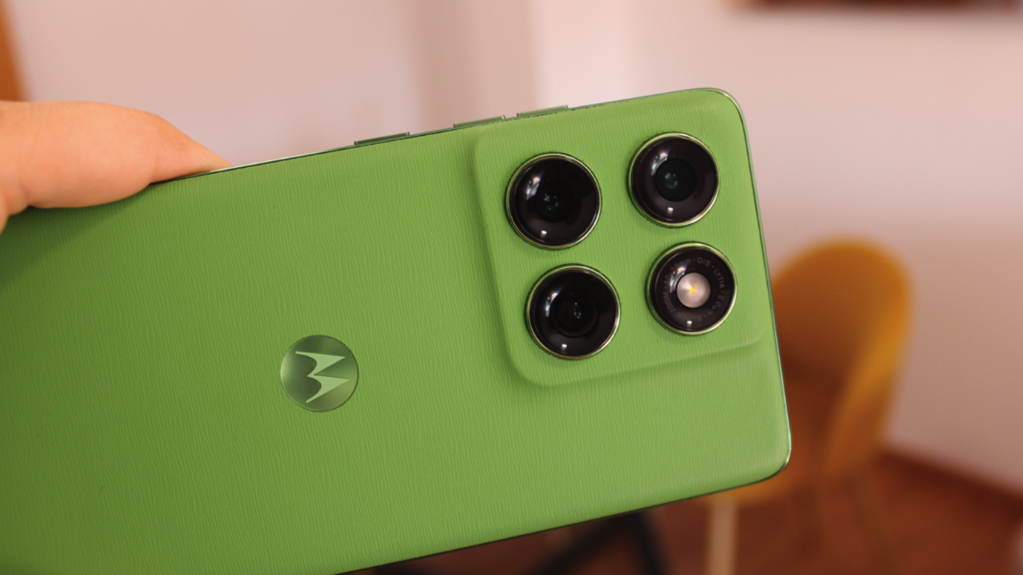 Módulo trasero del motorola edge 60