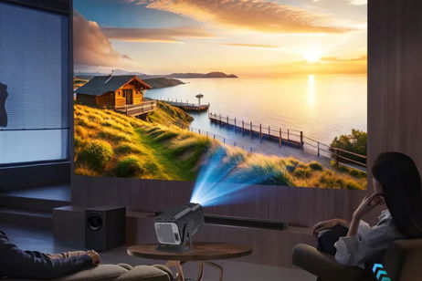 Móntate un cine en casa sin que te duela: este proyector es facilísimo de usar y no cuesta ni 60 euros
