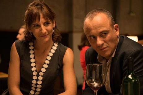 Para mí, una de las mejores series de comedia producidas en España. Tiene 3 temporadas y es perfecta para ver de maratón Para mí, una de las mejores series de comedia producidas en España. Tiene 3 temporadas y es perfecta para ver de maratón