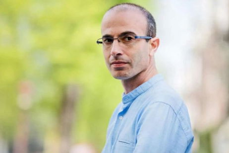 Yuval Noah Harari, experto tecnológico e historiador, confirma lo que muchos piensan: "Nos harán pensar que nuestro amigo robótico tiene conciencia" Yuval Noah Harari, experto tecnológico e historiador, confirma lo que muchos piensan: "Nos harán pensar que nuestro amigo robótico tiene conciencia"