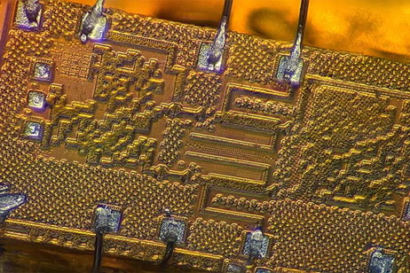 Huawei lanza un súper sistema de IA que desafía a NVIDIA sin depender de chips occidentales Huawei lanza un súper sistema de IA que desafía a NVIDIA sin depender de chips occidentales