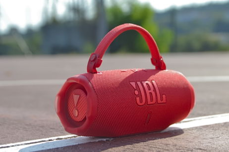 Lo he probado y este altavoz es la ganga del año: potente, batería de larga duración y resistente