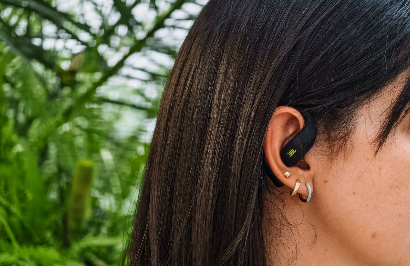 Auriculares en la oreja