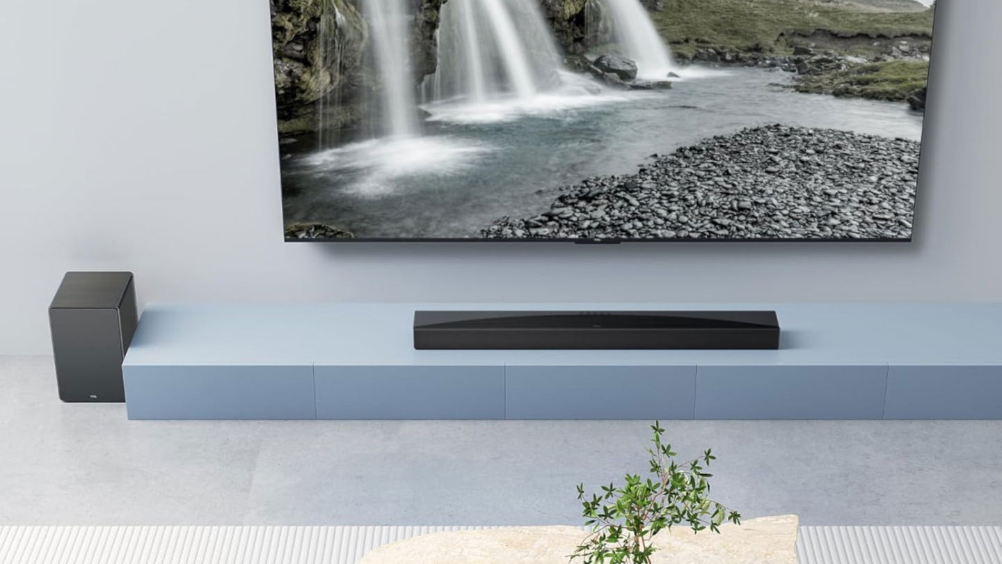 Sube el listón con esta barra de sonido: 580W, AirPlay y HDMI eARC 2.1 a mínimo histórico