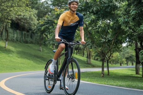 Chollazo tremendo en AliExpress para llevarte esta bicicleta eléctrica con motor de 250W y autonomía de hasta 100 km: ¡de 999 a 650 euros!