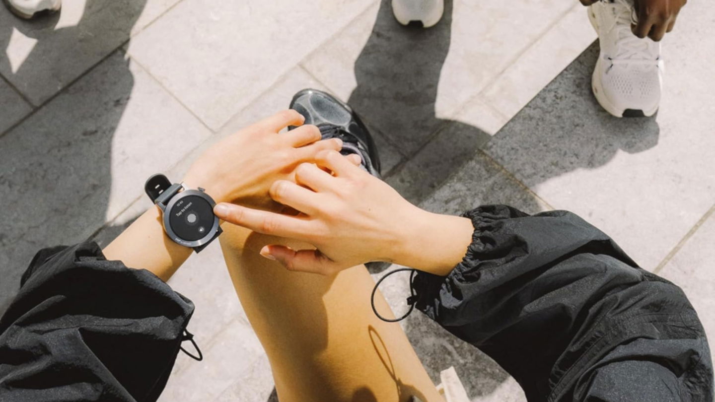 Pantalla AMOLED, GPS de doble banda y 13 días de batería: el CMF Watch 3 Pro cae a su mínimo histórico