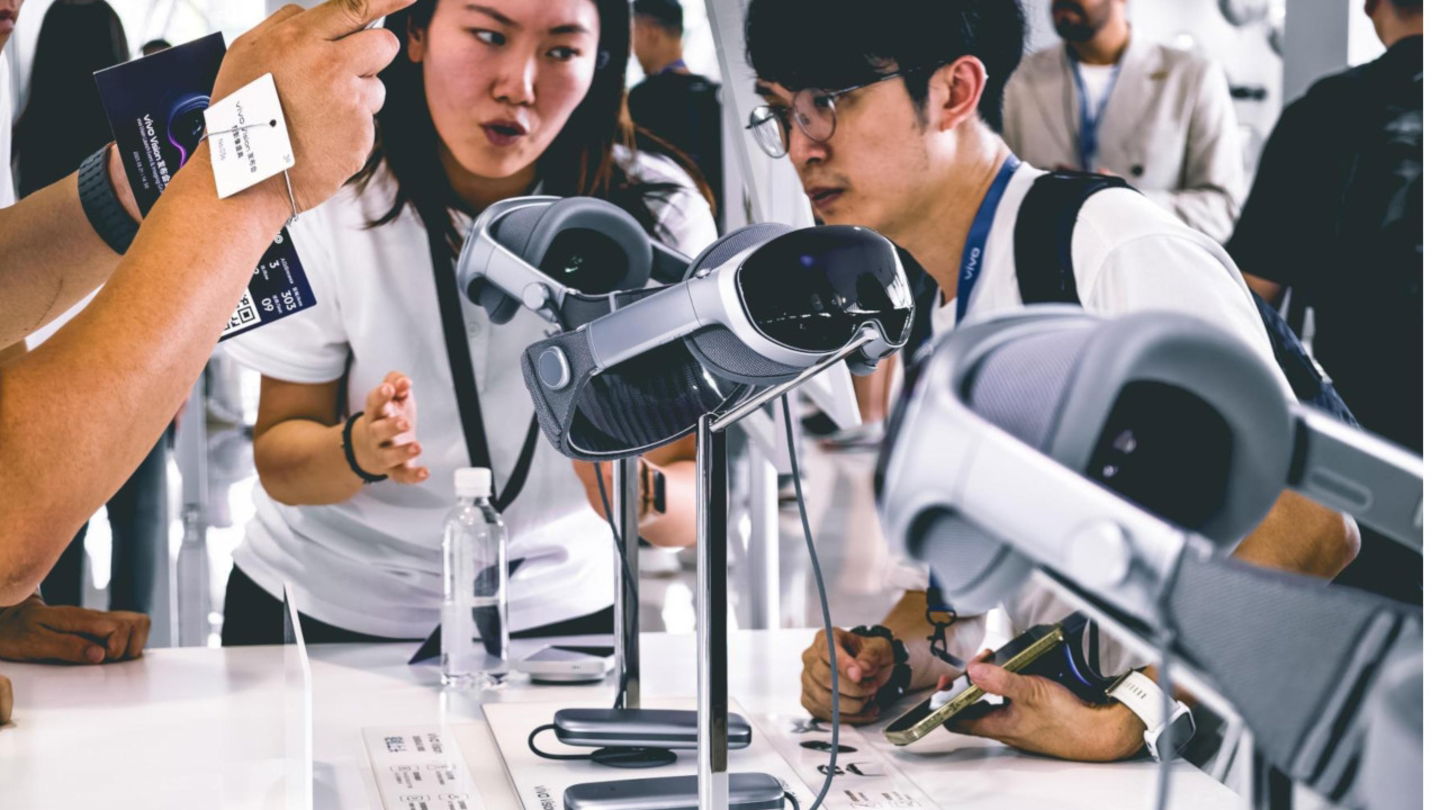 vivo lanza su alternativa a las Apple Vision Pro y revoluciona su estrategia de fotografía móvil