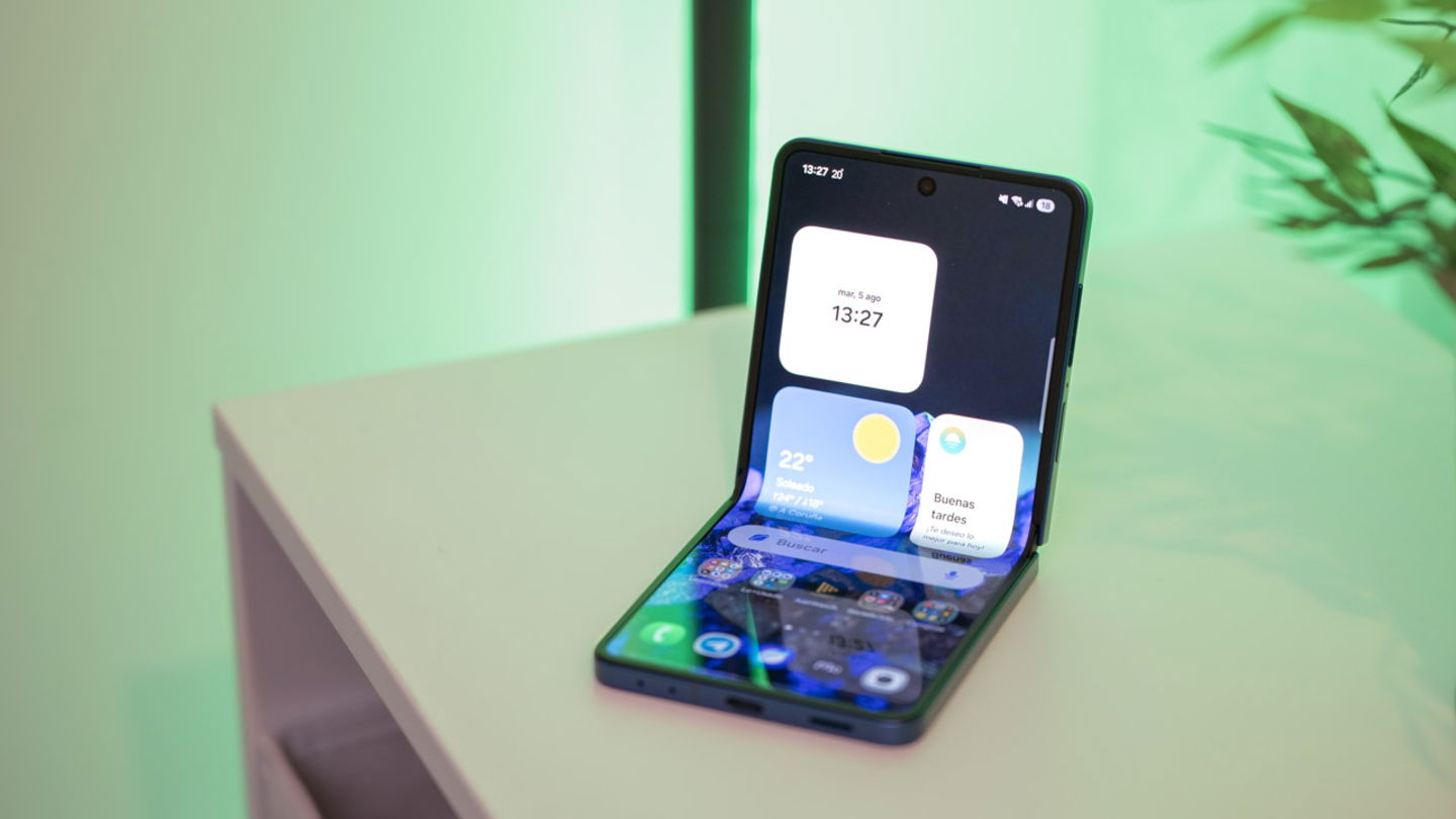Samsung Galaxy Z Flip7, análisis: pantalla exterior más grande y brillante, mejor autonomía y mucha IA