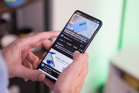 Ofertón para el mejor móvil plegable de tipo concha: lo firma Samsung y lo compras por 210 euros menos