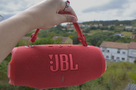 JBL Charge 6, análisis: calidad de sonido premium y autonomía para todo el día