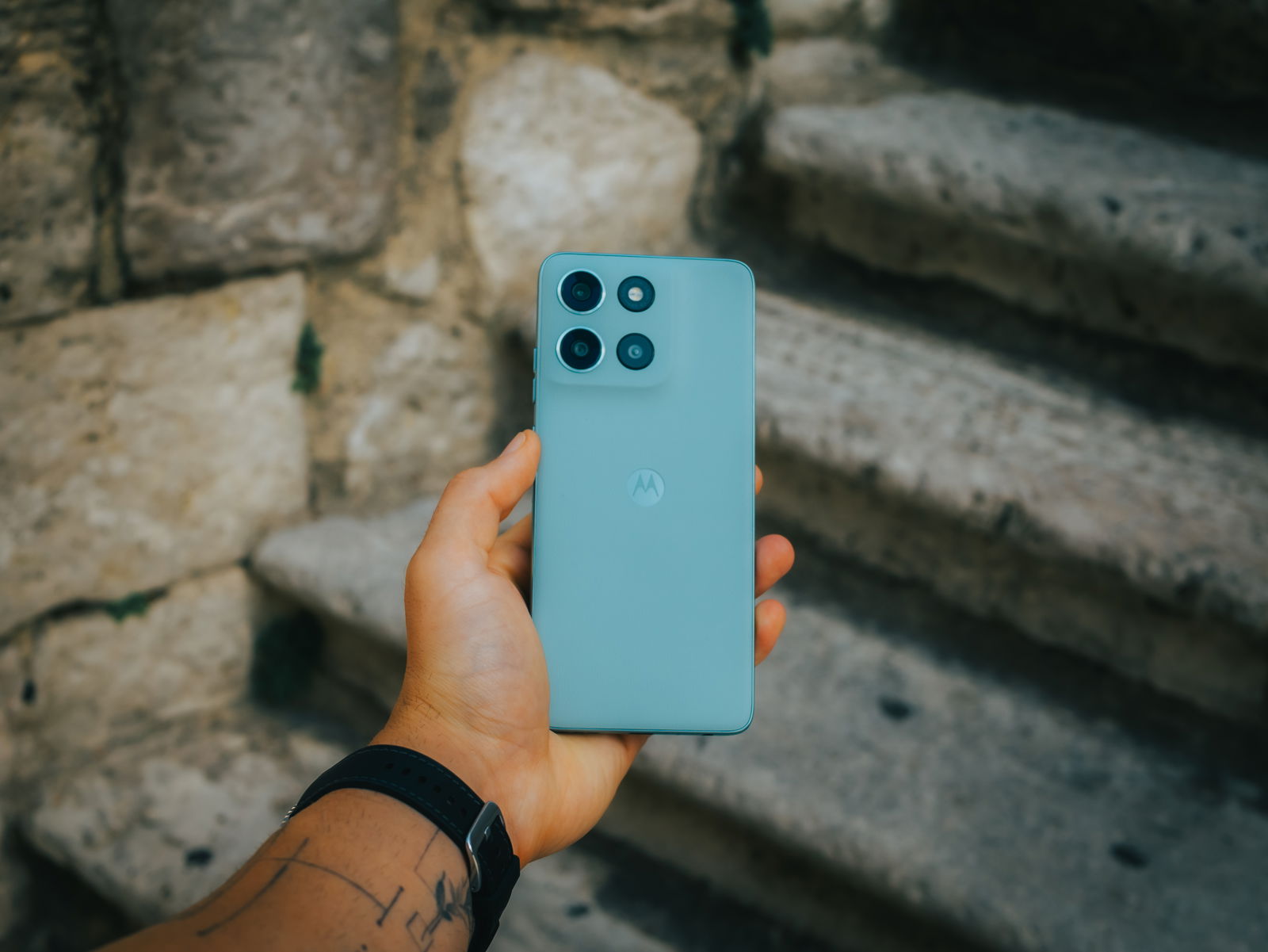 Movil en la mano