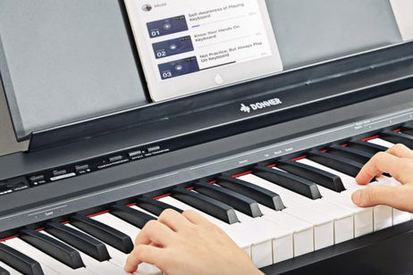 No lo pienses: 88 teclas, triple pedal y descuentazo para este piano digital Donner, perfecto para principiantes No lo pienses: 88 teclas, triple pedal y descuentazo para este piano digital Donner, perfecto para principiantes