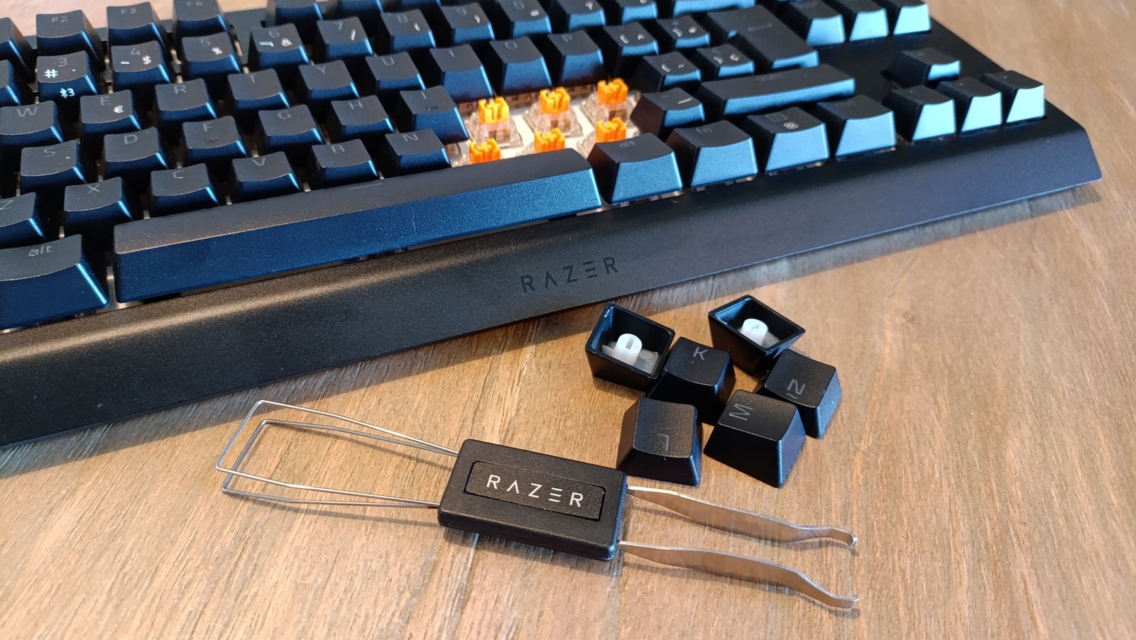 Razer BlackWidow V4 Tenkeyless HyperSpeed