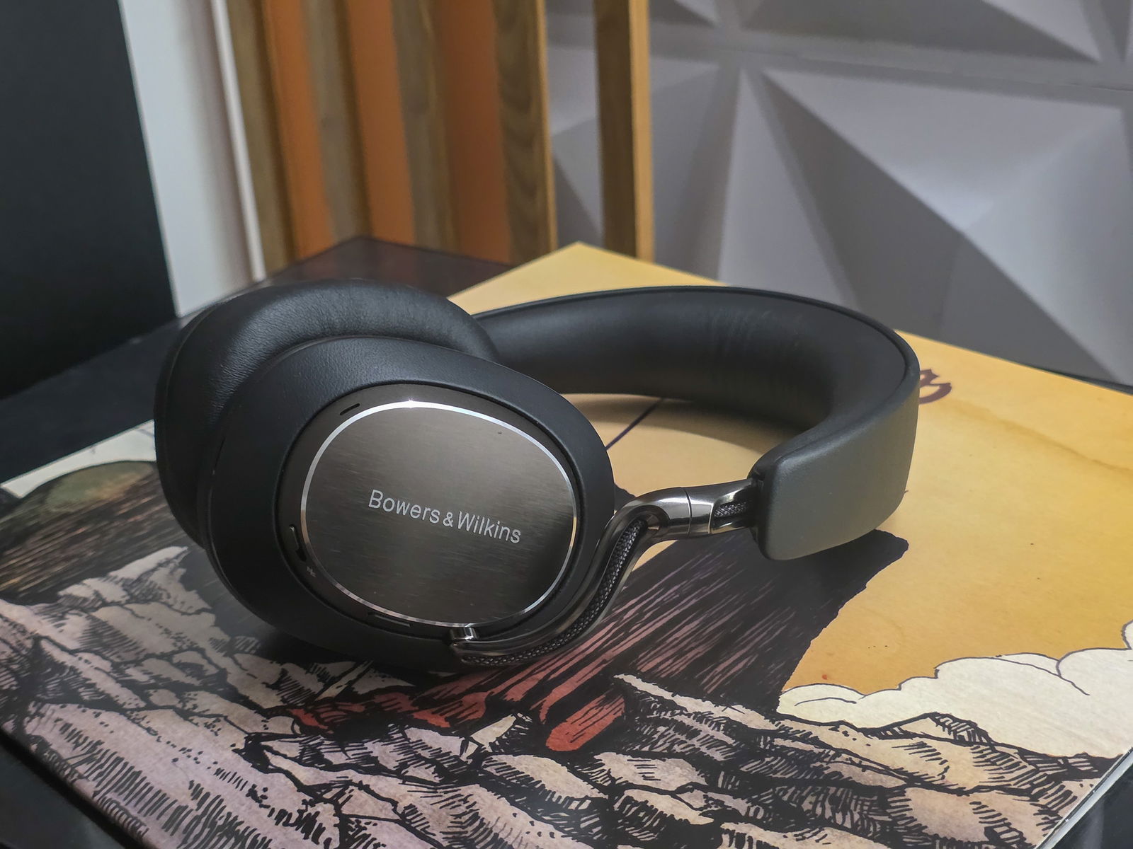 Bowers & Wilkins PX8 S2, análisis: el trono de los auriculares Bluetooth tiene un nuevo ocupante