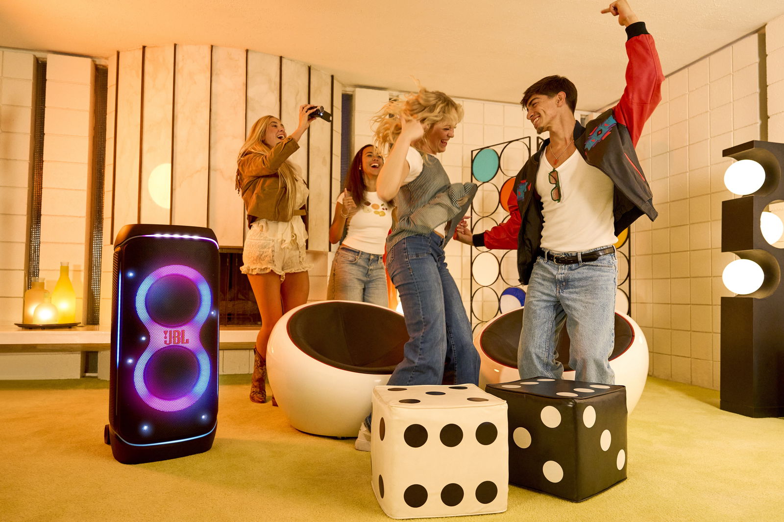 JBL y Harman Kardon presentan novedades y apuestan por la IA para animar el audio de más alta gama en 2025