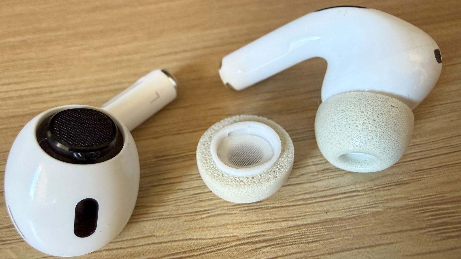 He comprado unas almohadillas de espuma como la de los AirPods Pro 3 para mis auriculares y tengo buenas y malas noticias